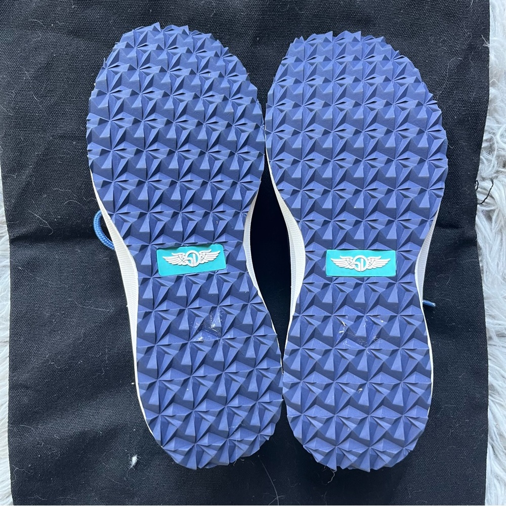 Like NEW 🎉 Sz 7 💙 spikeless golf shoes -Straight Down brand “Swing” - sock fit - Picture 3 of 10